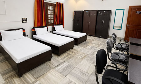 pg for boys in delhi